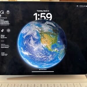 Apple 12.9 IPad Pro w/ Apple Magic Keyboard